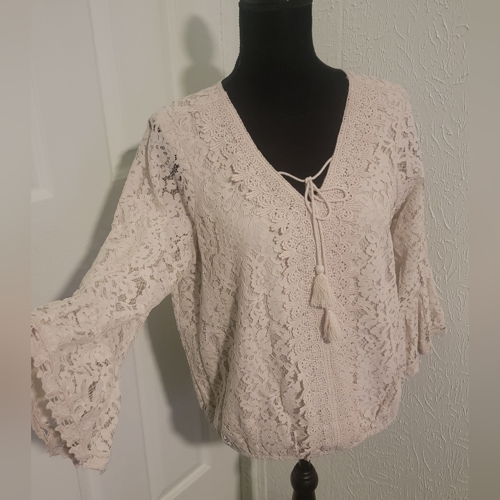 Ali Miles Woven Lace, Bell Sleeve,Pop-Over  Top, Size Medium. NWT